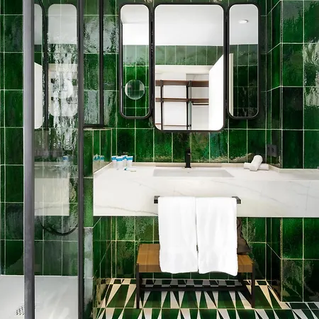 Tres Reyes Otel 4*