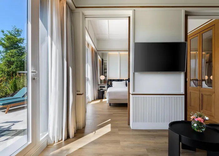 Tres Reyes Hotell 4*