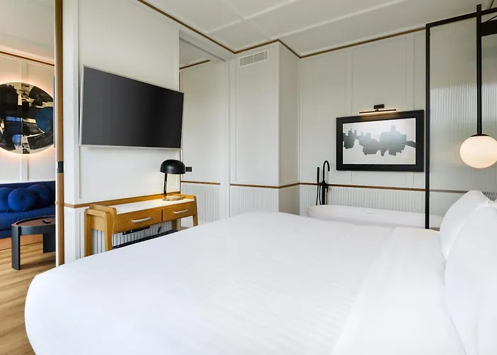 Tres Reyes Hotell 4*