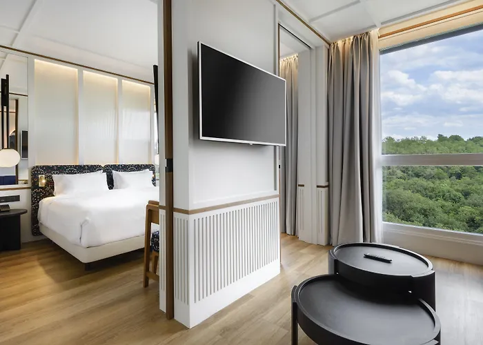 Hotell Tres Reyes 4*