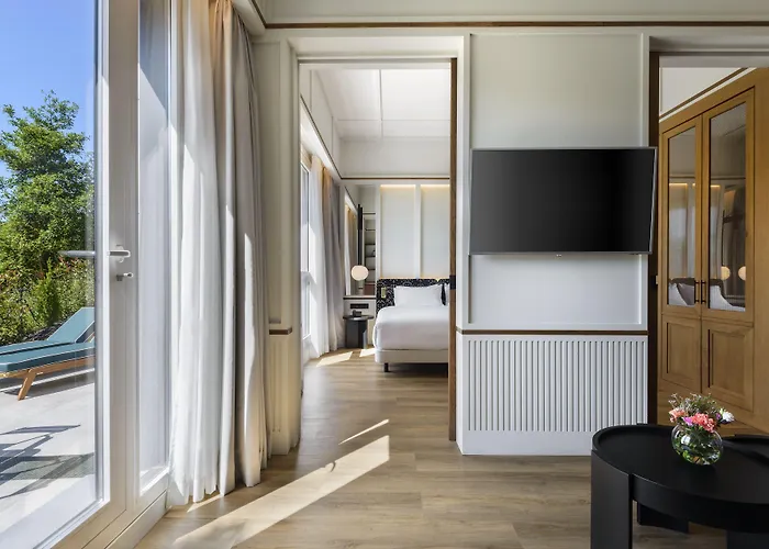 Tres Reyes Hotell 4*