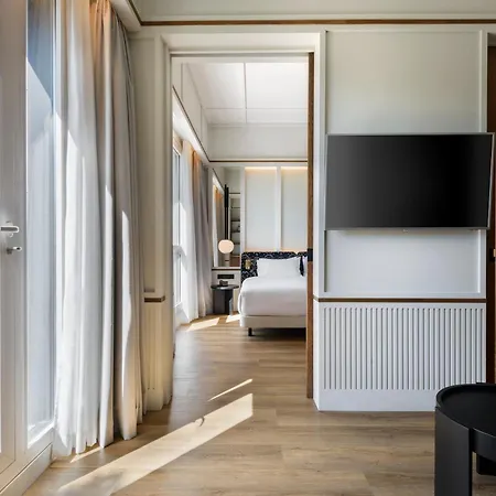 Tres Reyes Hotel 4*