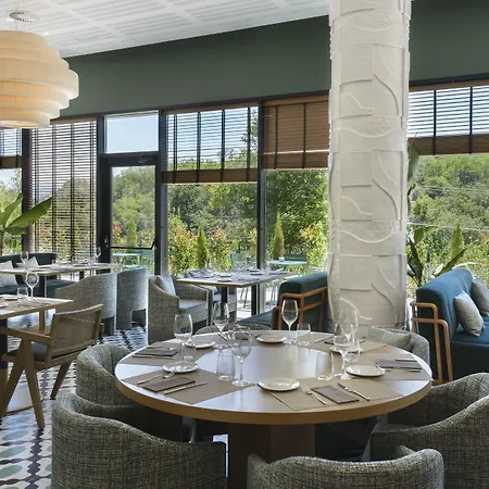 酒店 Tres Reyes 4*