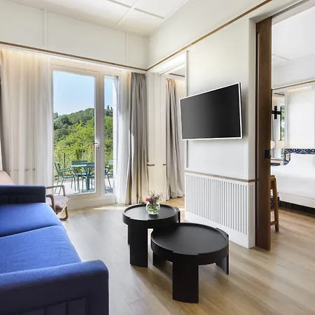 酒店 Tres Reyes 4*