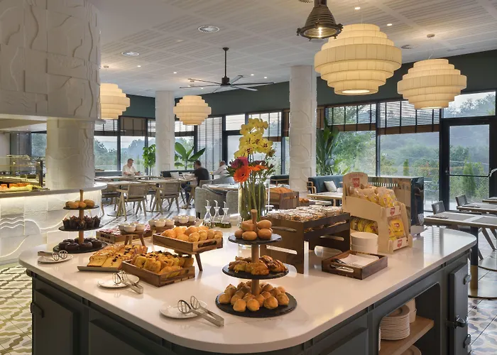 ホテル Tres Reyes 4*